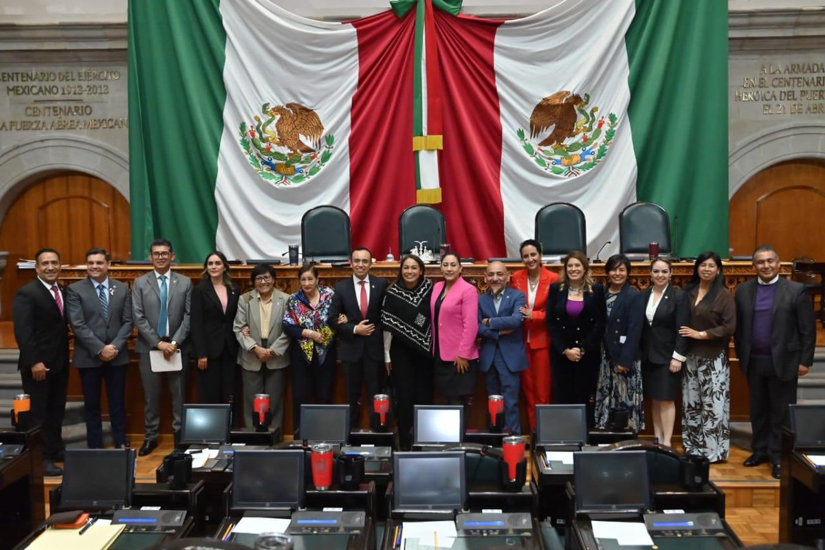 En sesión deliberante del <a href="/CongresoEdomex/">Congreso del Estado de México</a>, aprobamos la creación del catálogo municipal de especies nativas, que servirá como base para futuras acciones de reforestación planificada y sostenible en el Estado de México.

#CarlosLópezIMM #DiputadoJilotepec #TuVozIMMporta