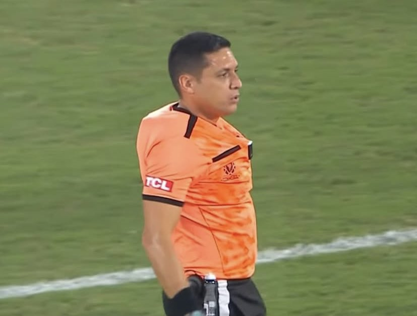 samengo_ofc's tweet image. Juiz veio na onda do dia do uniforme maluco