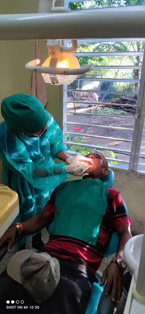 Yolexy8's tweet image. El servicio de estomatología en #Manatí se destaca por su calidad y entrega a nuestro pueblo, esta vez desde el Consejo Popular # 5, El Cerro. #Cuba, #PoderPopular, #AsambleaManatí, #RevoluciónCubana, @LorenzoOsbel , @YelenysLasTunas .