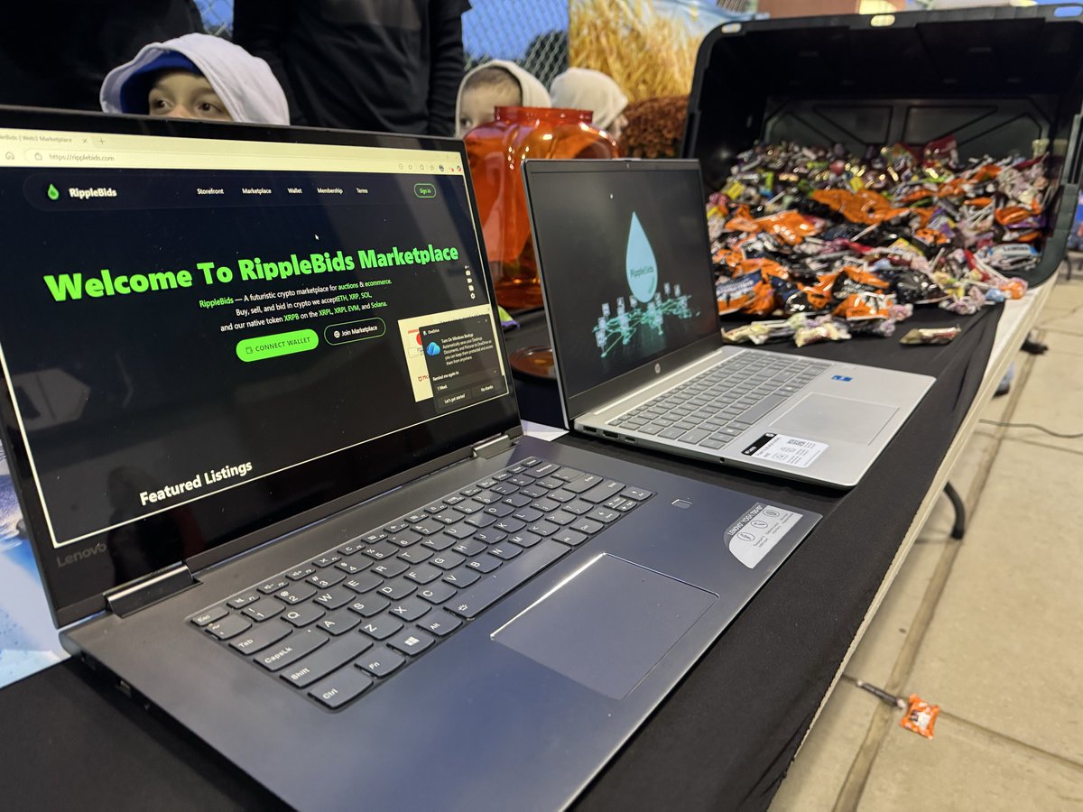 RippleVerseInc's tweet photo. 🎃 Amazing Event!
We had an incredible time passing out candy to over 1,500 kids! 🍬

Remember you can show up for your community just as much as you do for your project 

The smiles were endless, the energy was high, and the love was everywhere! We shared kindness, connection, and introduced RippleBids to so many curious new faces. 

It was a night to remember and here are some of the awesome pics we captured! 

#RippleBids #Community #Crypto #XRPL #GiveBack #HalloweenVibes #XRPB