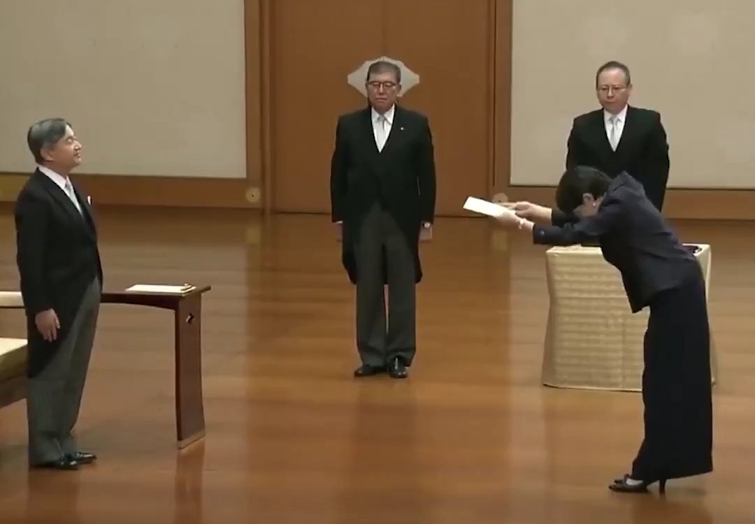 adam_hesabi's tweet image. این جهان سومیایِ رعیتو ببین تو رو خدا !
عه ، ژاپنه ؟
خب چه ربطی داره ، از کجا معلوم ما مثل اونا بشیم و به دیکتاتوری نرسیم ؟
چی ؟ پادشاهی پهلوی ؟
پادشاهی پهلوی اگه خوب بود عنقلاب نمیشد !
گفتگوی چندجمله ای با یه چپولِ پناهنده در کشور پادشاهی :))
#عجب_وضع_کسشریه #چپ_هرگز_نفهمید