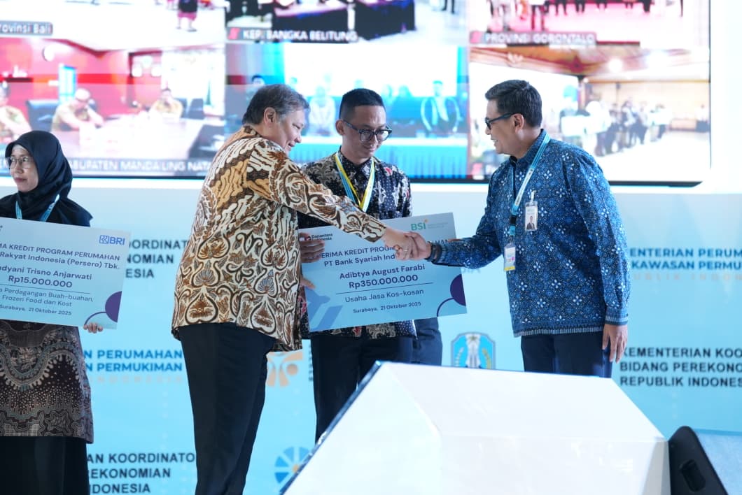 Wakil Bupati Lumajang, Yudha Adji Kusuma (Mas Yudha), menegaskan bahwa peran pemerintah dalam menggerakkan ekonomi rakyat tidak berhenti pada penyediaan fasilitas atau akses modal. Selasa (21/10/2025).

selengkapnya: portalberita.lumajangkab.go.id/main/baca/aXKH…