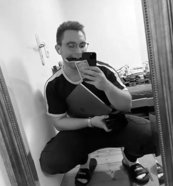 B1_KHUU's tweet image. 🚨Mark "OhnePixel" Zimmerman (27) rushed to hospital following suspected heart attack — triggers point to the intense pressure from the new CS2 update #CS2 #gaminghealth #OhnePixel