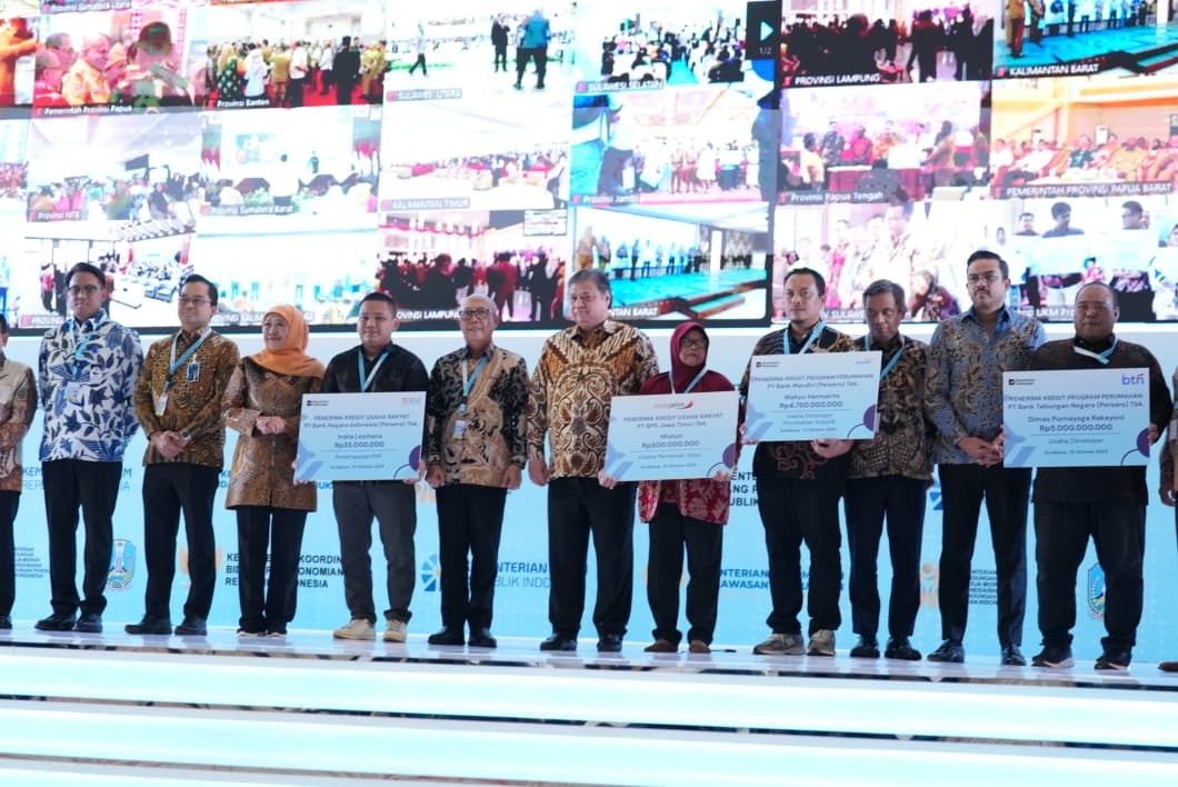 Wakil Bupati Lumajang, menegaskan bahwa pelaksanaan program Kredit Usaha Rakyat (KUR) di Lumajang merupakan bentuk nyata sinergi antara kebijakan nasional dan langkah daerah dalam memberdayakan ekonomi rakyat. Selasa (21/10/2025).

baca selengkapnya: portalberita.lumajangkab.go.id/main/baca/aXKH…