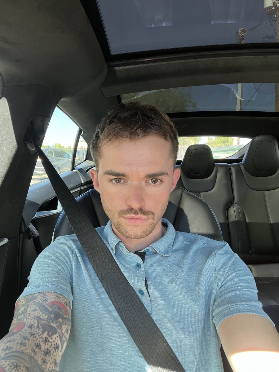 hammerspanked's tweet photo. Someone hit me with a “this u” as if I don’t look like this https://t.co/5NfQxGHxO8