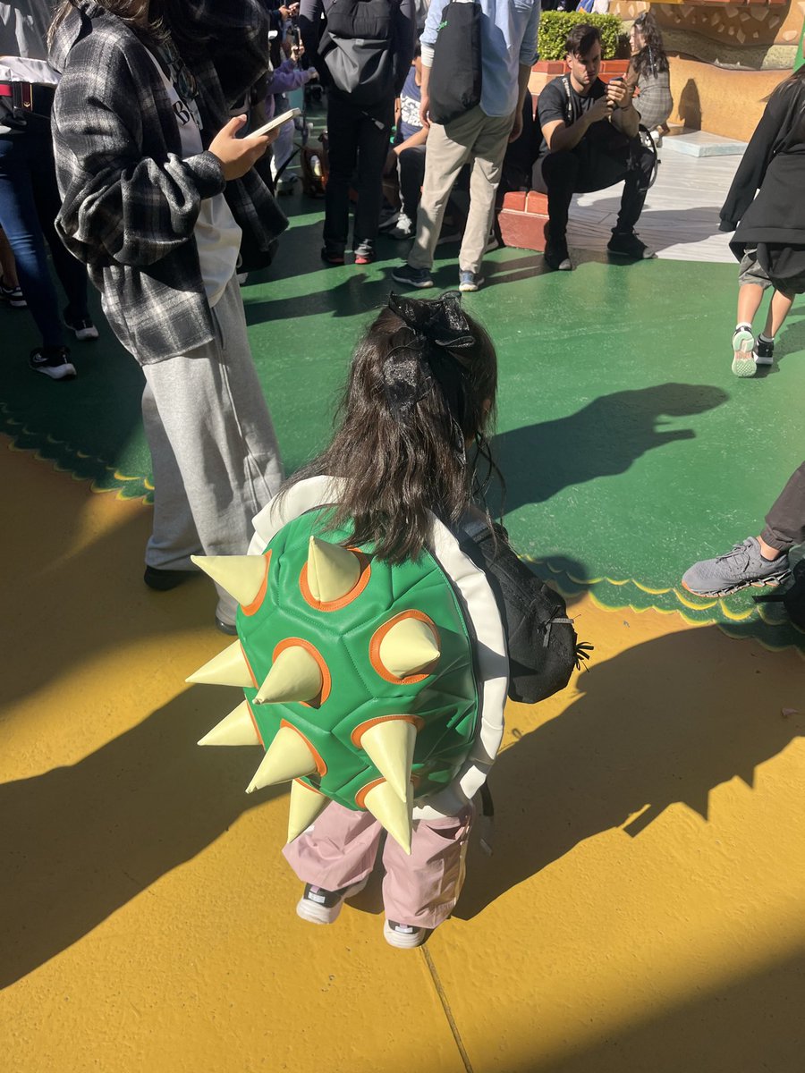 このリュック13,000円って高すぎやろwww