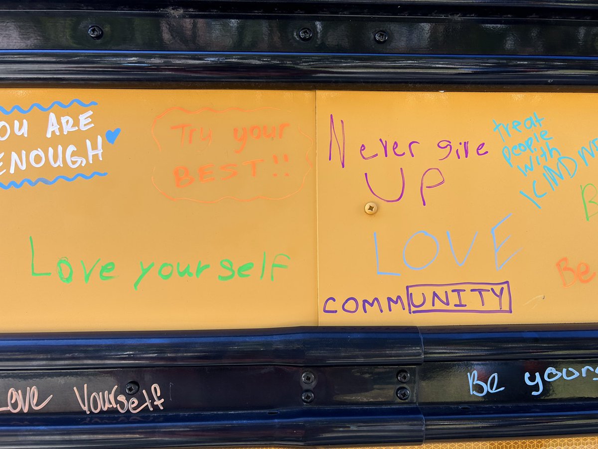 Check out how <a href="/MineolaMS/">Mineola Middle School</a> spent Unity Day! 🧡 Always spread kindness and positivity. #MineolaProud