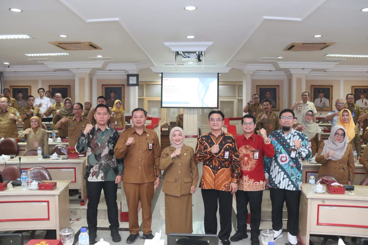 INSPkabmalang's tweet photo. (22/10) Pelaksanaan Kegiatan Pelatihan Integritas dan Antikorupsi Bagi Pejabat di Pemerintah Kabupaten Malang yang dihadiri dan dibuka langsung oleh Wakil Bupati Malang Dra. Hj. Lathifah Shohib. https://t.co/tvrlkyy950