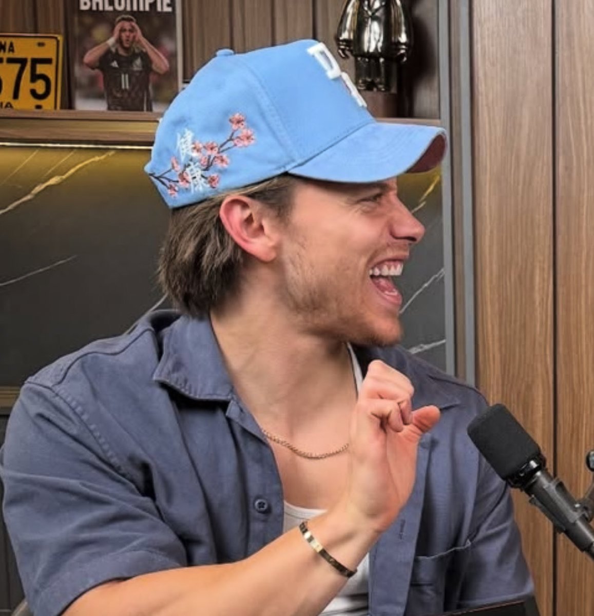 para los que decían que el yetus andaba de colgado y fue aldo el que le dio su número a la producción 

ASGARDIANOS DE VUELTA
#AldoViral