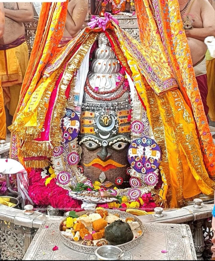 ┈┉┅━❀꧁꧂❀━┅┉┈
🙏🌹 #जय_श्री_महाकाल 🌹🙏
श्री महाकालेश्वर ज्योतिर्लिंग जी का
 #भस्म_श्रृंगार_आरती दर्शन।
 23 अक्टूबर 2025 , गुरुवार। 
┈┉┅━❀꧁꧂❀━┅┉┈