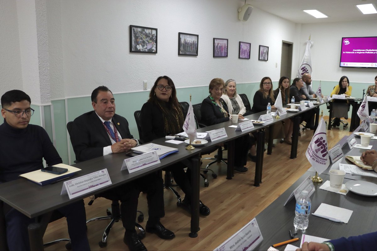 elconsejomx's tweet image. ¿Qué son estas Comisiones? Son grupos de trabajo especializados del Consejo Ciudadano, integrados en su mayoría por ciudadan@s y expert@s.

Su misión: Fiscalizar, intervenir y desarticular la coacción y el abuso de poder que afecta a nuestra policía, especialmente a las mujeres,…