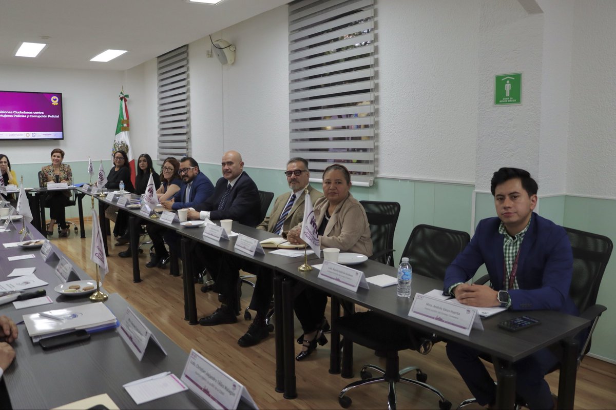 elconsejomx's tweet image. ¿Qué son estas Comisiones? Son grupos de trabajo especializados del Consejo Ciudadano, integrados en su mayoría por ciudadan@s y expert@s.

Su misión: Fiscalizar, intervenir y desarticular la coacción y el abuso de poder que afecta a nuestra policía, especialmente a las mujeres,…