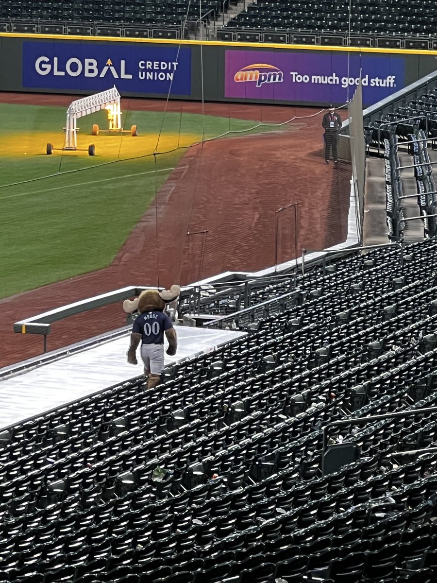 ocamposmorales's tweet image. I was trying to find the @MarinerMoose to grab a photo after the Game 7 watch party … but this was his final walk before calling it a night. 💔🫎

See you March 2026. 🥹💙⚾️ #SeaUsRise #Mariners.
