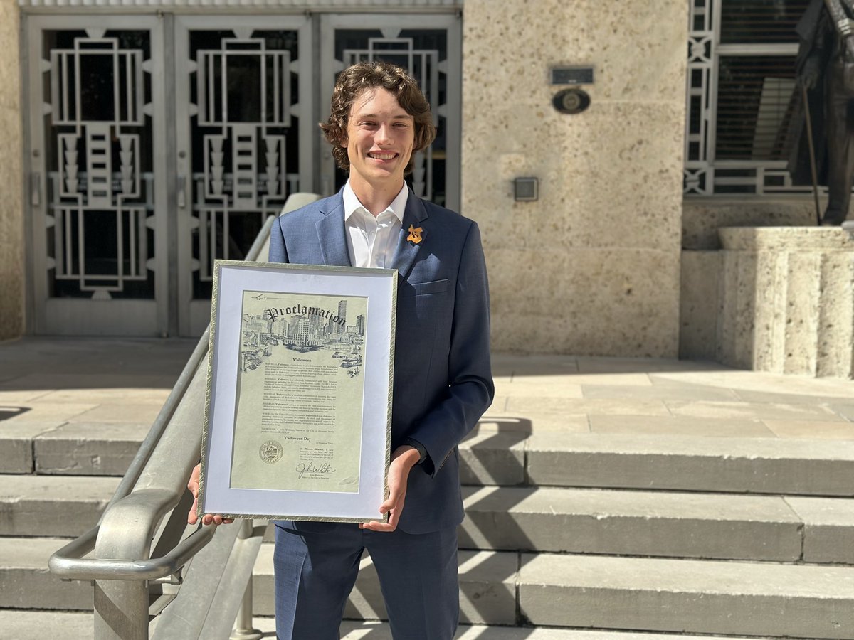 yalloweentx's tweet photo. HAPPY Y'ALLOWEEN DAY!

The City of Houston declared October 22 as Y'alloween day! And you can help us celebrate by visiting us at https://t.co/sDfNajsYYT and donating or sending us a costume off our Amazon list!  @houmayor @salliealcorn https://t.co/41r8hXX8sw