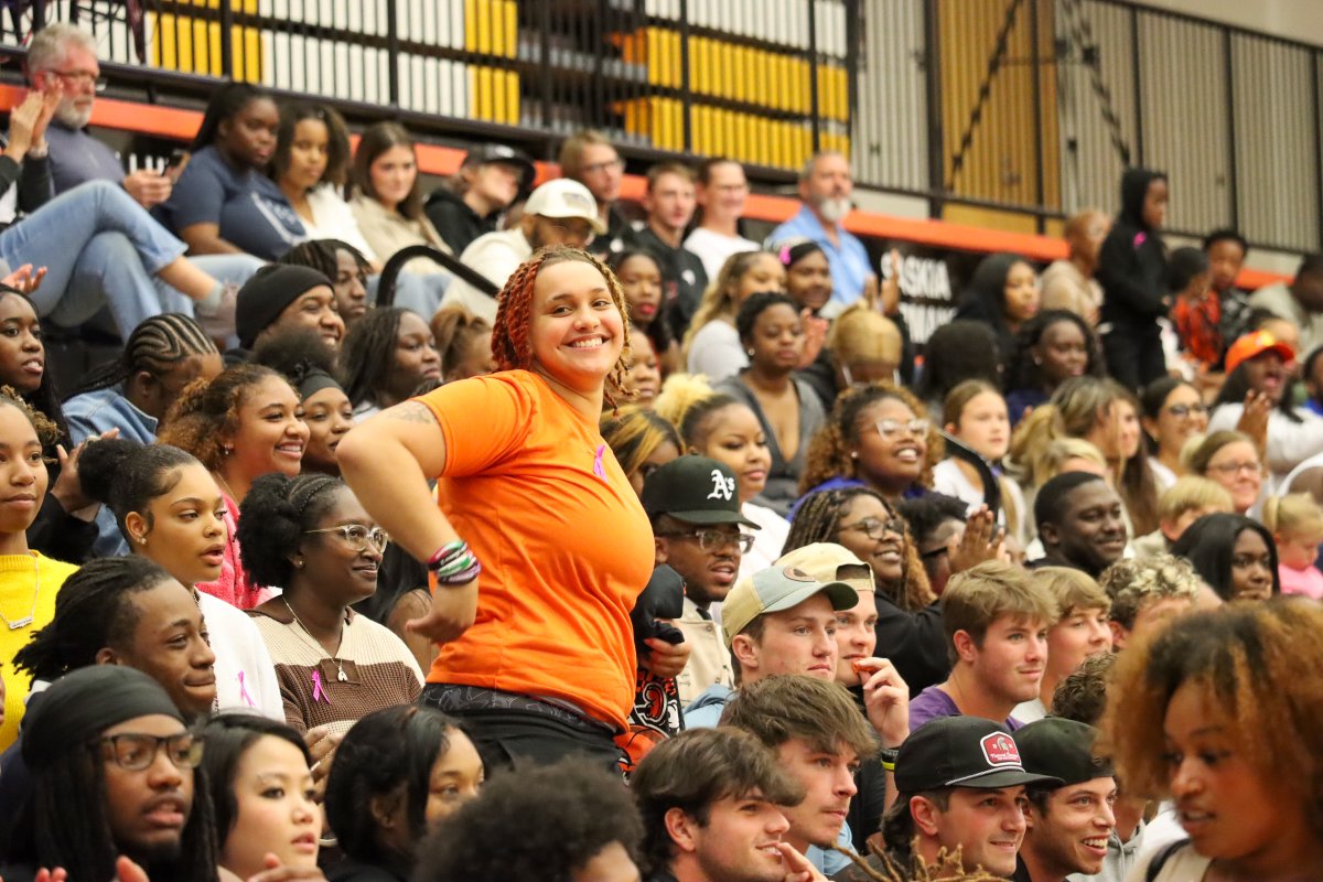 Thank you Warhawk fans for another successful Hoops Madness! 🏀  

We hope you had fun!   

#WeAreAUM
