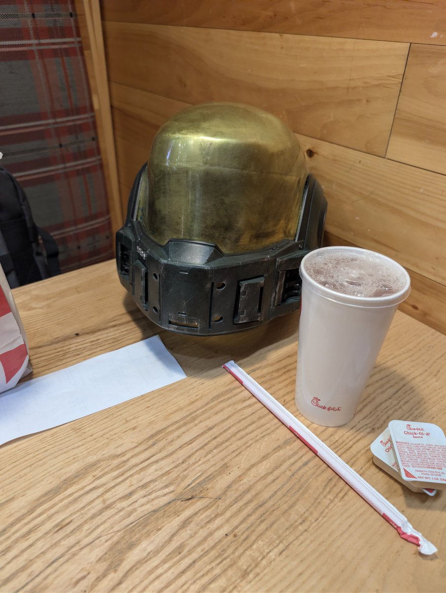 HOIDA247's tweet image. One more flight to go too Seattle.

#Halo #HCS