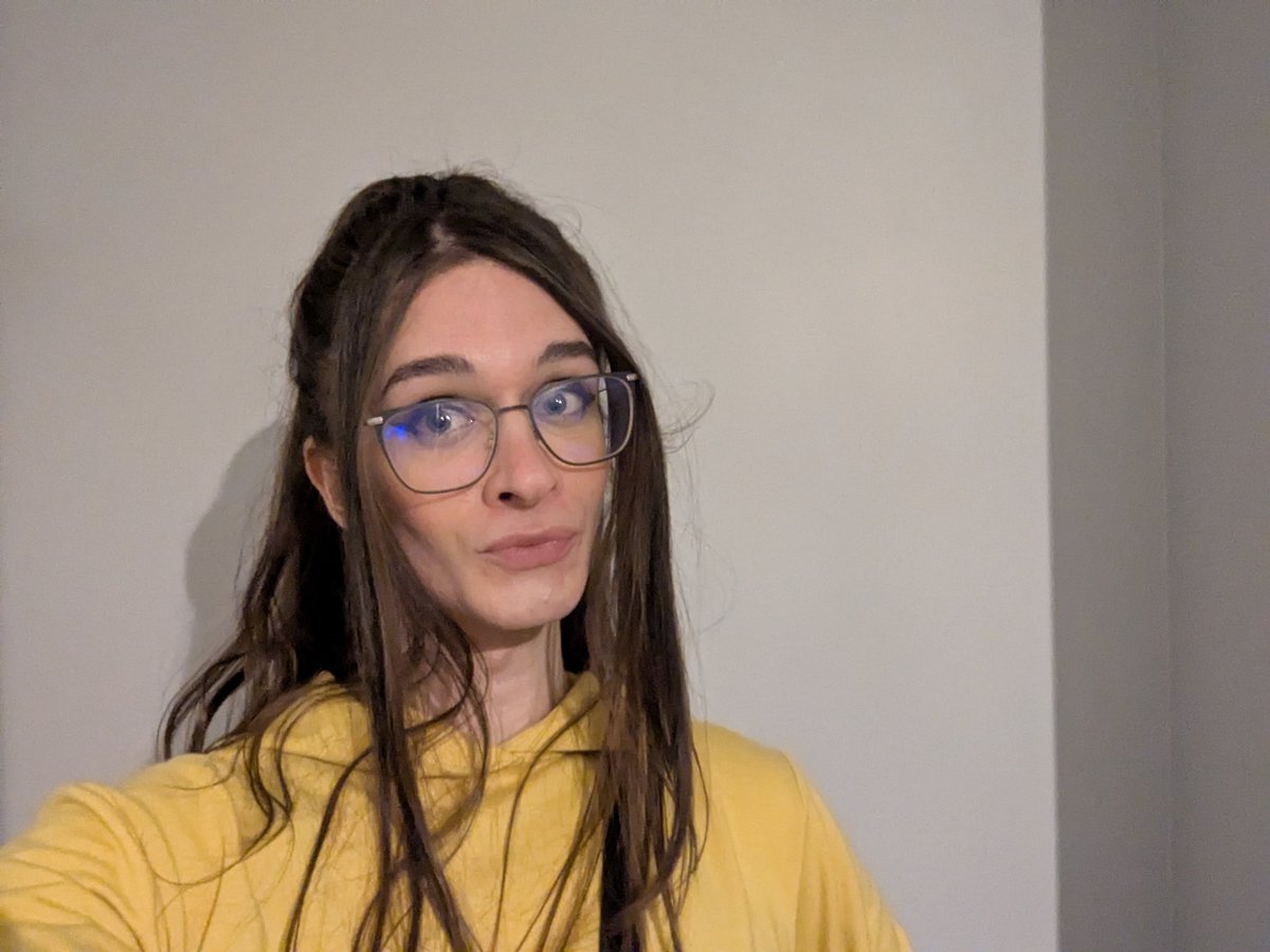 Did my hair different today and got some compliments ☺️