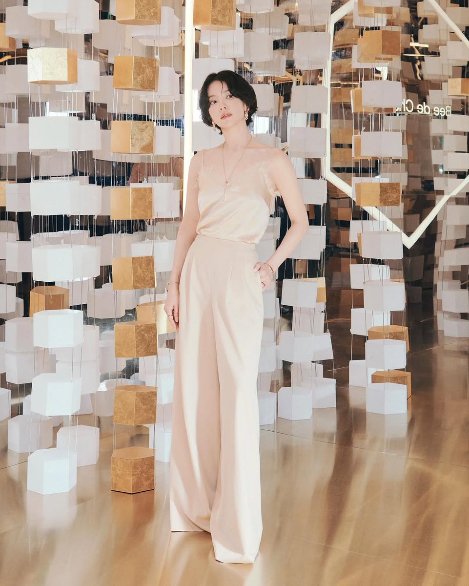 #SongHyeKyo at #Chaumet pop up store