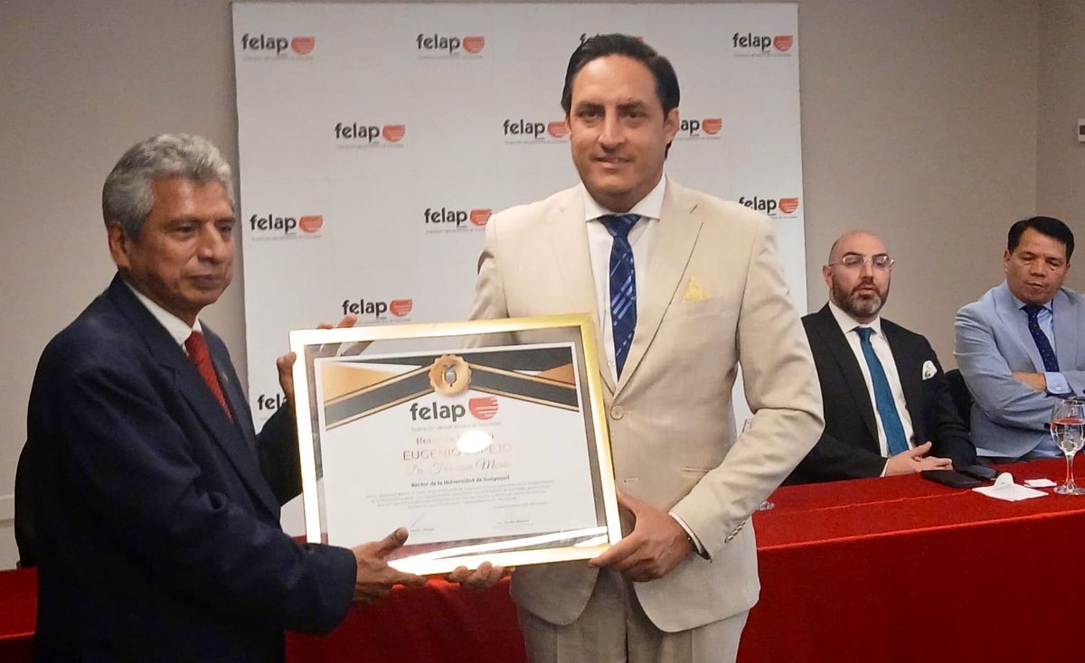 🎖️Felicitamos a nuestro Decano Dr. Leonel Fuentes Sáenz de Viteri por el reconocimiento al mérito “Defensores de los derechos ambientales y de la naturaleza” entregado por Lic. Martín Villegas, Presidente de la Federación Latinoamericana de Periodistas FELAP🇪🇨en sus #49años.