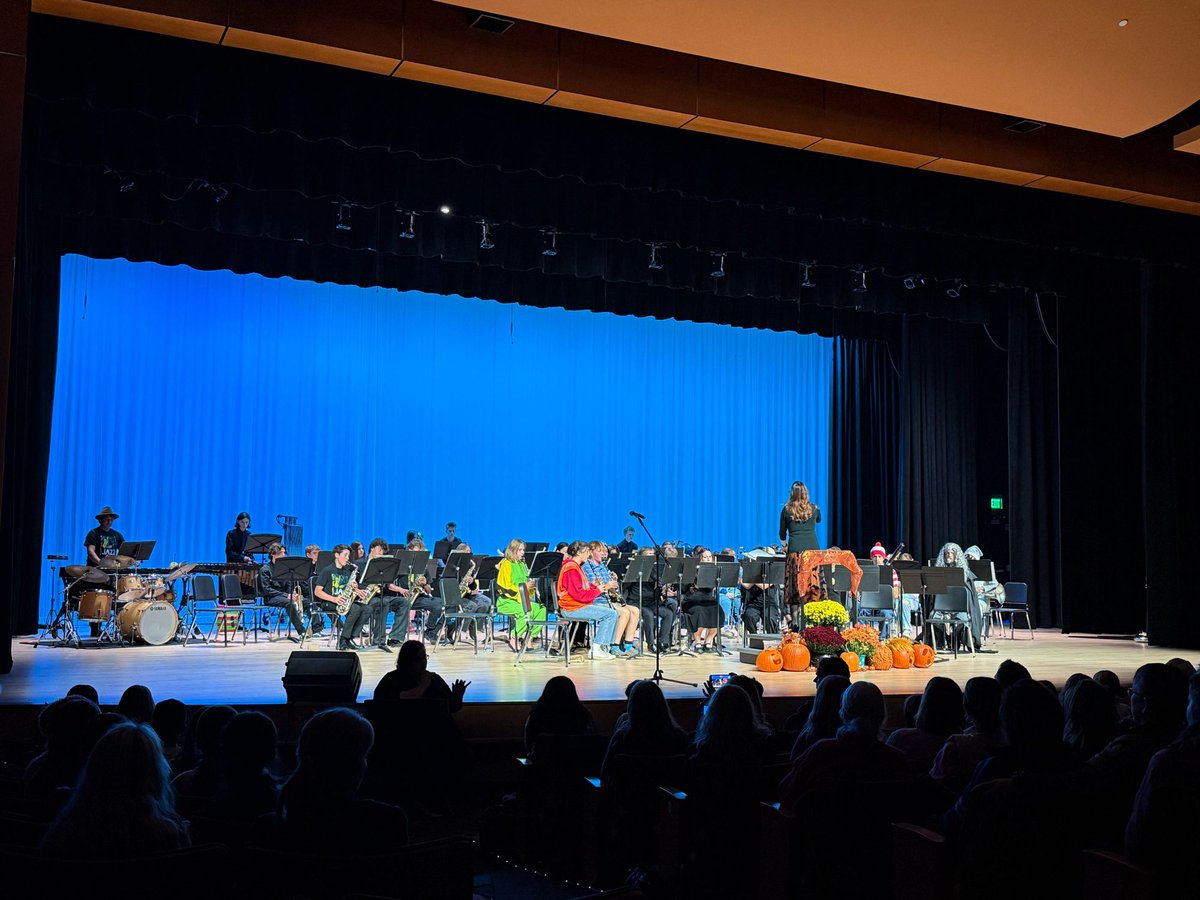 LyonsLionsCO's tweet photo. Huge congrats to our entire 6–12 band program and Dr. Gregg on an amazing fall concert! What a great night of music and talent! 🎶 #StVrainAdvantage #PublicSchoolAdvantage #smallANDmighty #LyonsLEADS https://t.co/F1xhcMkhlR