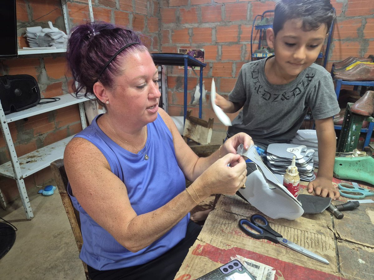 WarnLightsOrg's tweet photo. MISSION ACCOMPLISHED! 🫶 I'm so glad I came to visit our friends here in Colombia (especially my favorite 6-year-old). 
The economy here has really tanked. Y'all, it's a third-world country, and things have gotten worse. 
Hunger leads to more abuse. 
WE ARE ON IT! 
💚💯💚 https://t.co/JcQBRfWHDI
