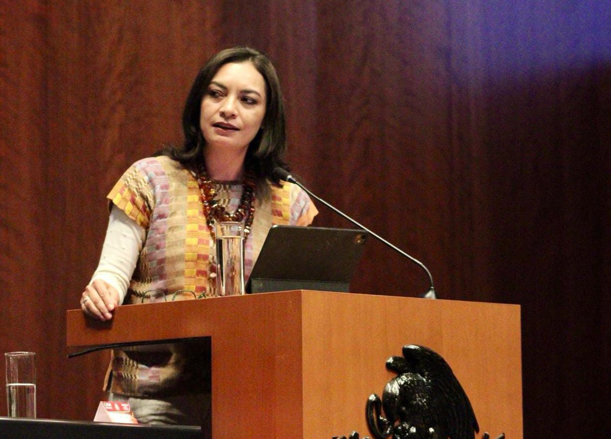Pide Mely Romero a García Harfuch visitar Colima y reunirse con las y los ciudadanos: “Somos un estado pequeño, pero valemos lo mismo que un gigante”.

👉 No te lo pierdas, checa la nota:maxcortespress.com.mx/2025/10/pide-m…

#MelyRomero #Senadora #Colima #México #Colimenses #MaxCortésPress