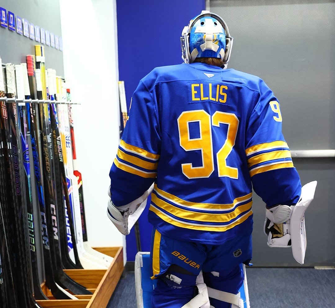 Grab the puck!! 

Colten Ellis made 26 saves and was named first star of the game in his NHL debut as he led the Buffalo Sabres to a 4-2 victory over the Detroit Red Wings.

This will be the first of many wins for the 25-year-old goalkeeper.

#Sabrehood #NovaScotia #NHL #HockeyX