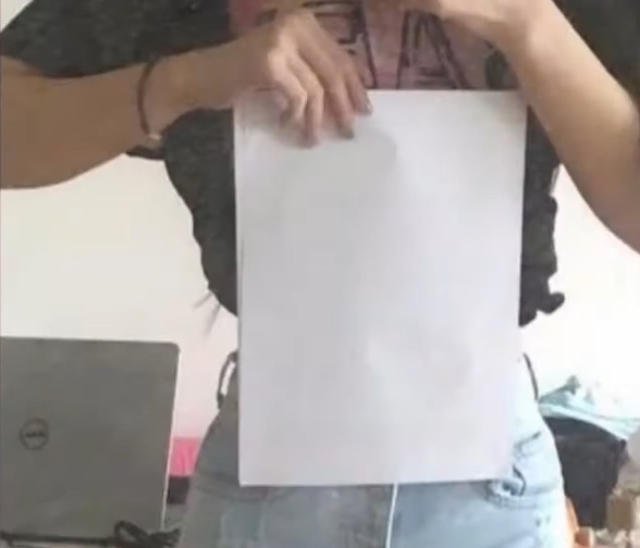 matchakitkatxx's tweet image. i see your collarbone challenge and raise you… a4 waist challenge