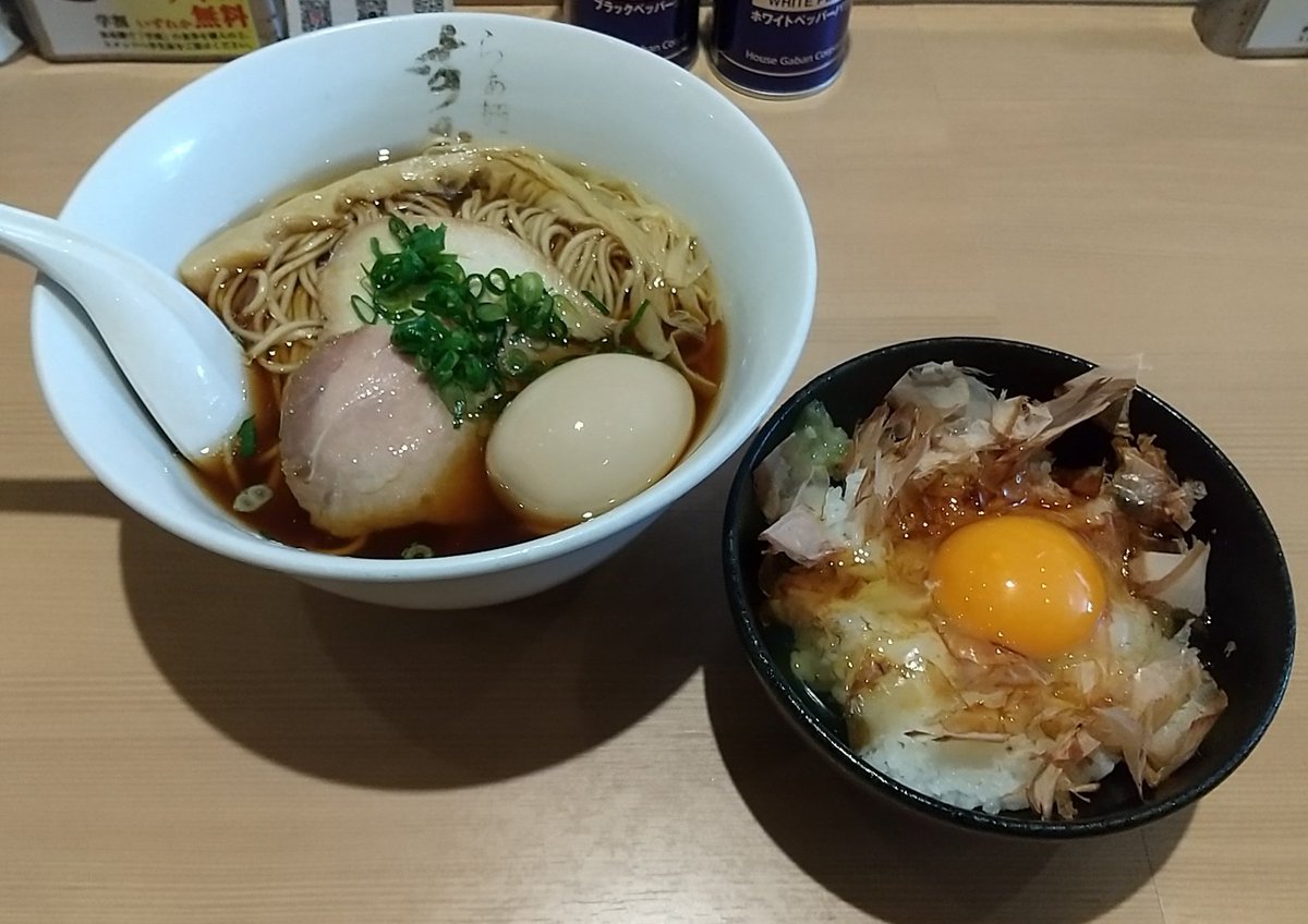 今日の麺活は…
すみ田本店。誕生日クーポンで500円でラーメン食べられる。味玉TPして、ワサビ香る卵かけご飯もつけて900円！
コクのある醤油スープに細麺。
ご飯は程よく香るワサビがいいねぇ🤤
