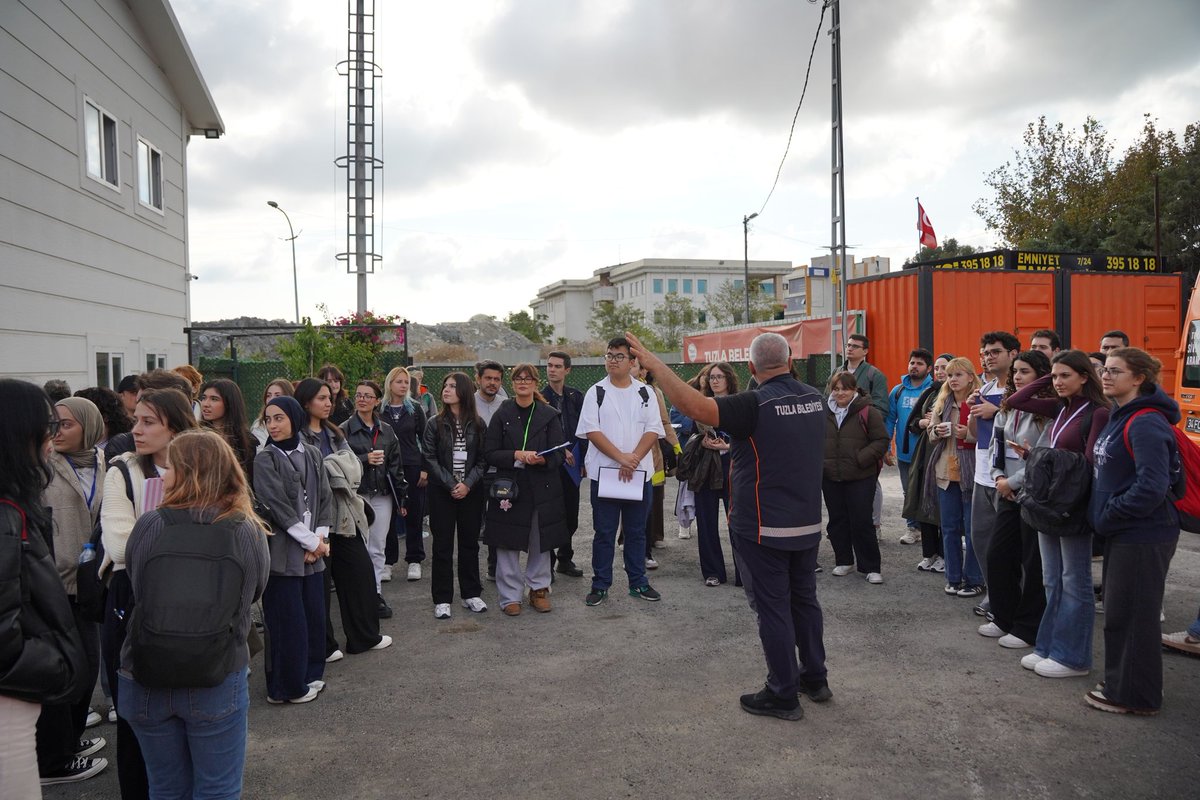 yenimedyagazete's tweet image. Mimarlık öğrencilerinin projesi Tuzla’da saha çalışmalarıyla başladı
⤵️
mobil.yenimedyagazetesi.com/haber/mimarlik…

#SonDakika #Tuzla #mimar #proje   @Msgsu3 @msgsuniversite