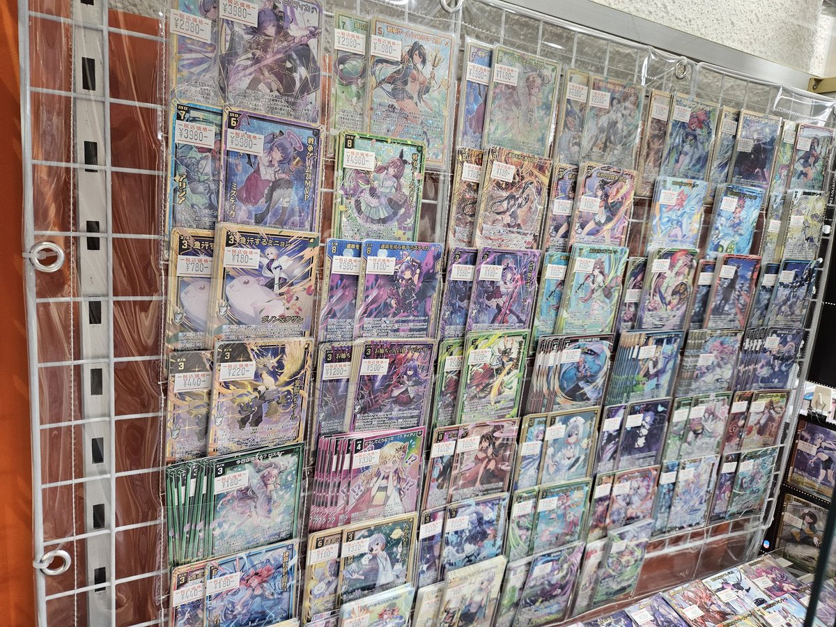 【新商品】
ZX ネクサス・フロンティア　本日発売‼️
シングルカードも展開完了しております👏
ご来店お待ちしております🙇

#ゼクス
#ZX_TCG
