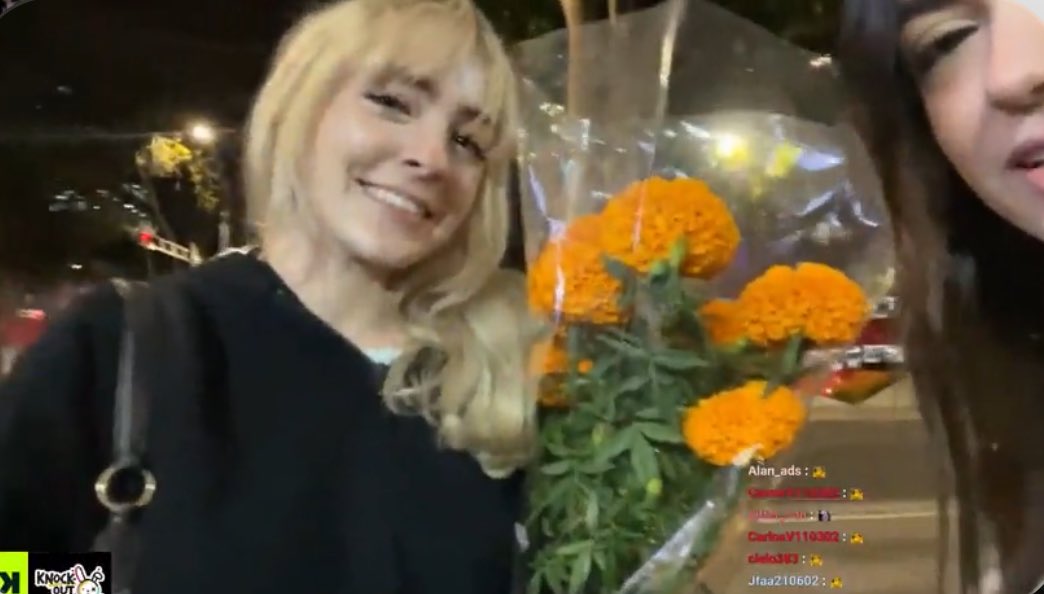 baekbyungee's tweet image. MARY LE COMPRO FLORECITAS A SYLVEEEE MI SYRYYYY
datazo: esas flores se llaman en ingles marygold, o sea, esta entregandose a sylvee? 😱😱😱😱😱🔥🔥🔥🔥🔥