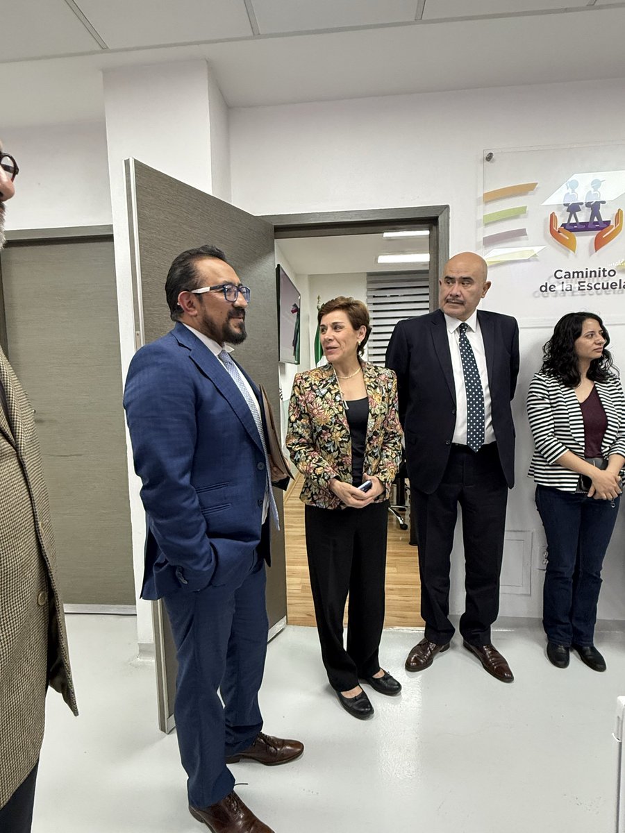 FECCCDMX's tweet image. La Fiscalía Anticorrupción, representada por el Dr. José Gerardo Huerta Alcalá, el Lic. Alejandro Flores García y el Lic. Roberto Alejandro Ruiz Rubio, participó en la Vigésima Novena Sesión Ordinaria del @elconsejomx 

¡La corrupción se combate con hechos y compromiso! 💪