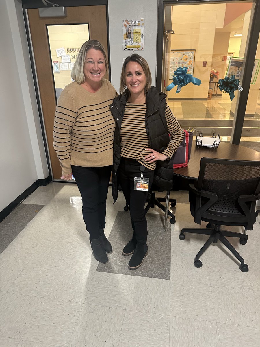 MsAmodeoAP's tweet image. When you and your better half start dressing alike.  ❤️#luckytohaveyou @GoMESDukes