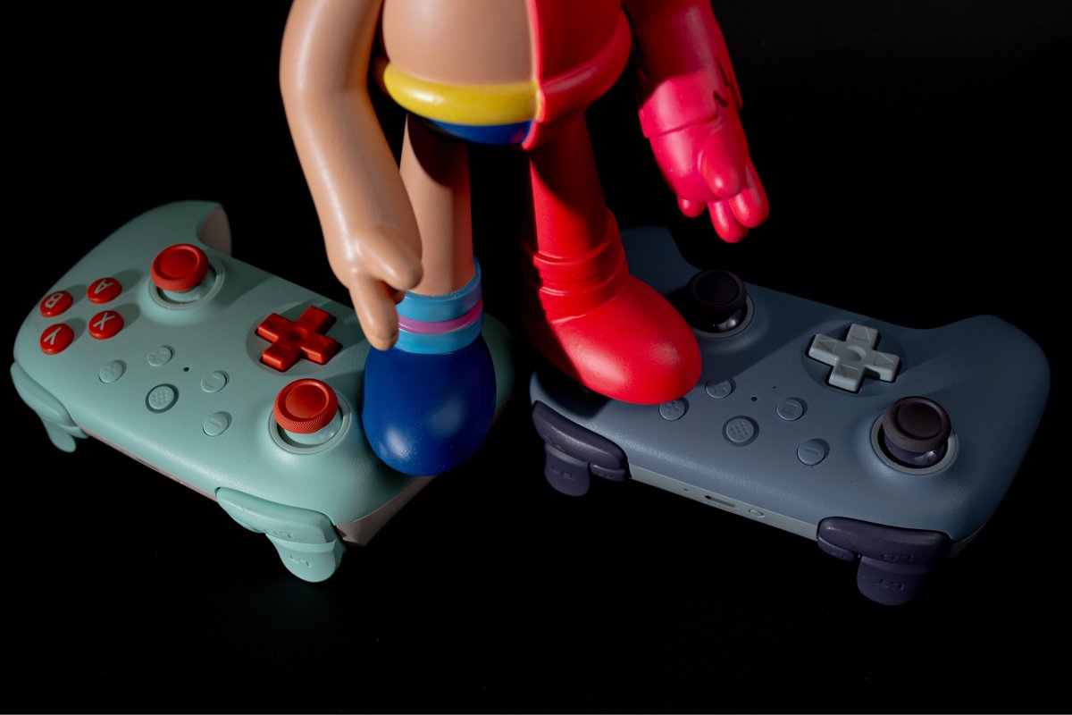 Gm Gm Gm 
Art Toys Collaboration with <a href="/skitchism/">Skitch</a> 

Do you want it please tell us that ❤️