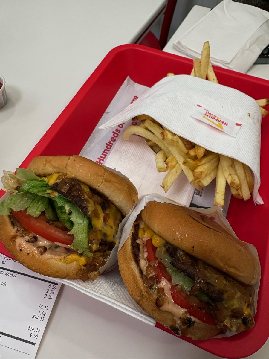 milanpostss's tweet image. also a week of big back activities in cali 

(chipotle really is as good as they make out)