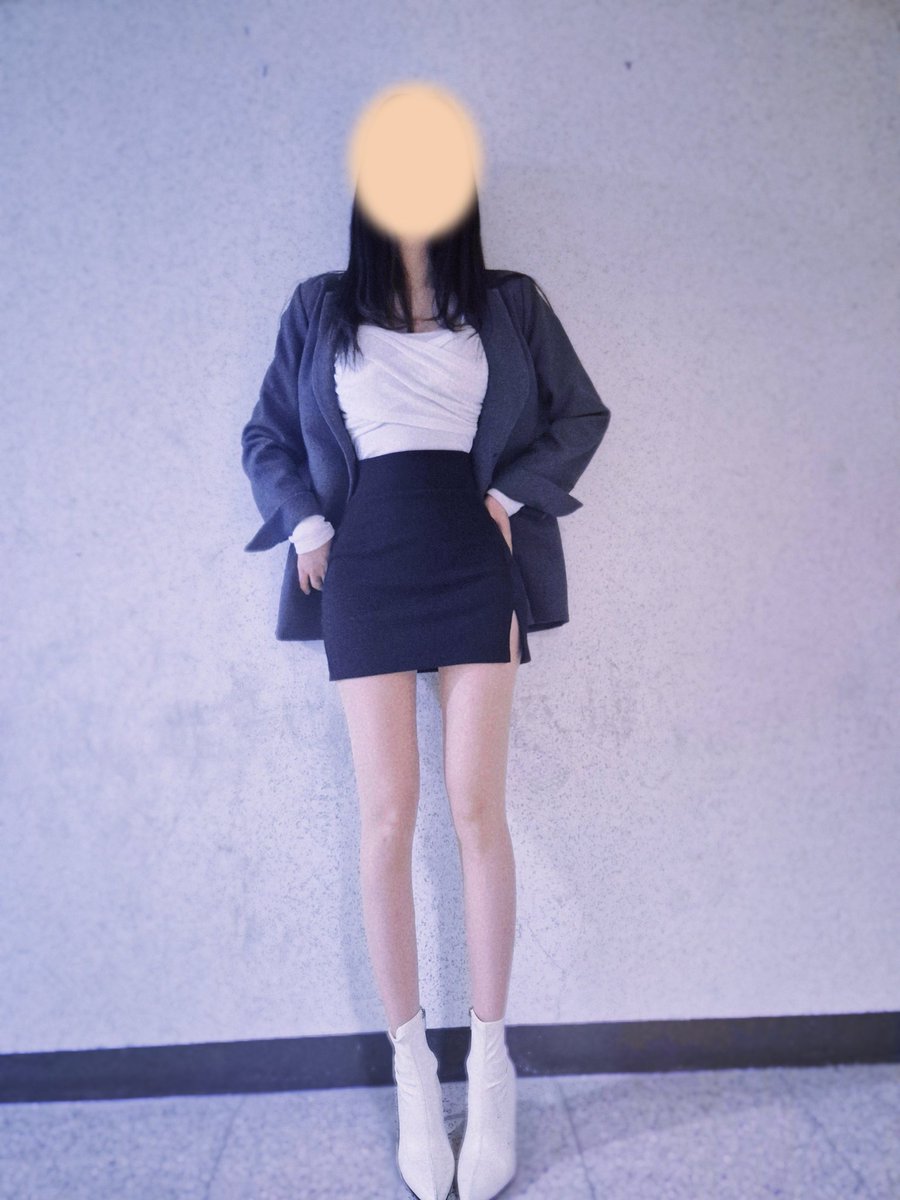 오랜만에 글을 쓰네요
흔적지우기... 각자의 인생...
서로 멀리서 응원하기로 결정했어요..
제 2의 인생 시작! 
당당하게 홀로서기 응원해주세요!