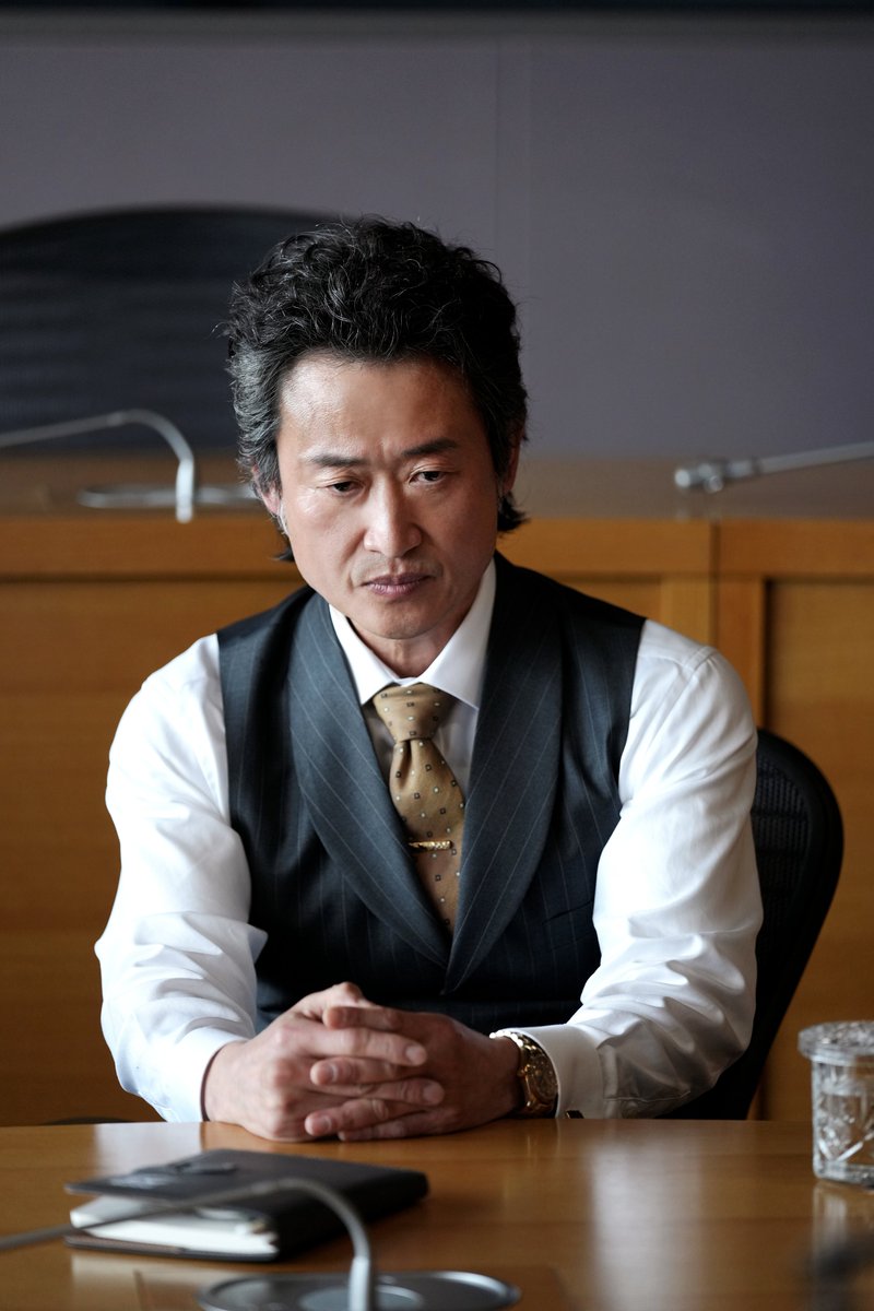 #유승목

📺JTBC ‘서울 자가에 대기업 다니는 김 부장 이야기’
𝗖𝗛𝗔𝗥𝗔𝗖𝗧𝗘𝗥 𝗦𝗧𝗜𝗟𝗟 𝗢𝗣𝗘𝗡📸

⚔️태세전환과 사내 정치에 능해
🌟‘임원’으로 재직 중인 ACT 영업본부 ‘백정태’ 본부장
✔️승목 배우의 활약 10/25(토) 밤 10시 40분 첫 방송

[사진제공=SLL, 드라마하우스, 바로엔터테인먼트]