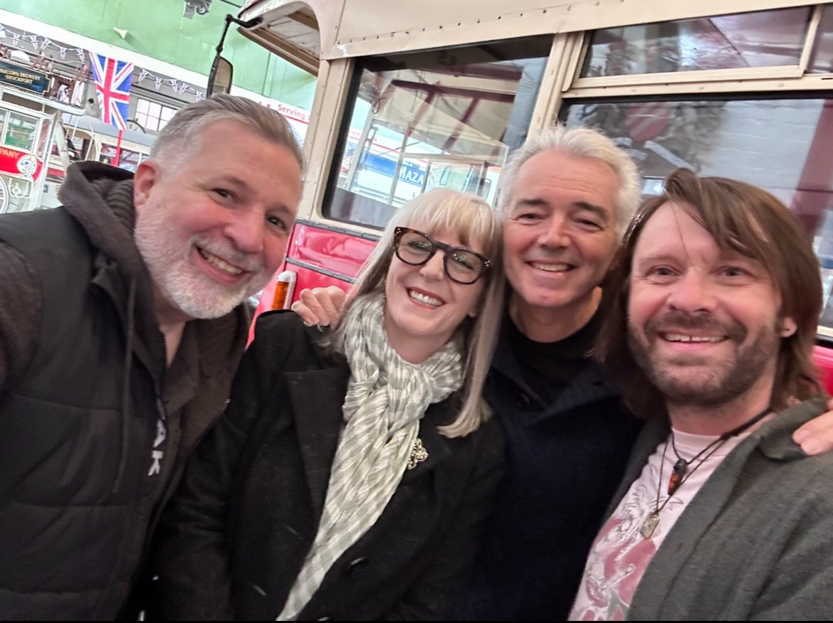 Glen Hunt tweet media