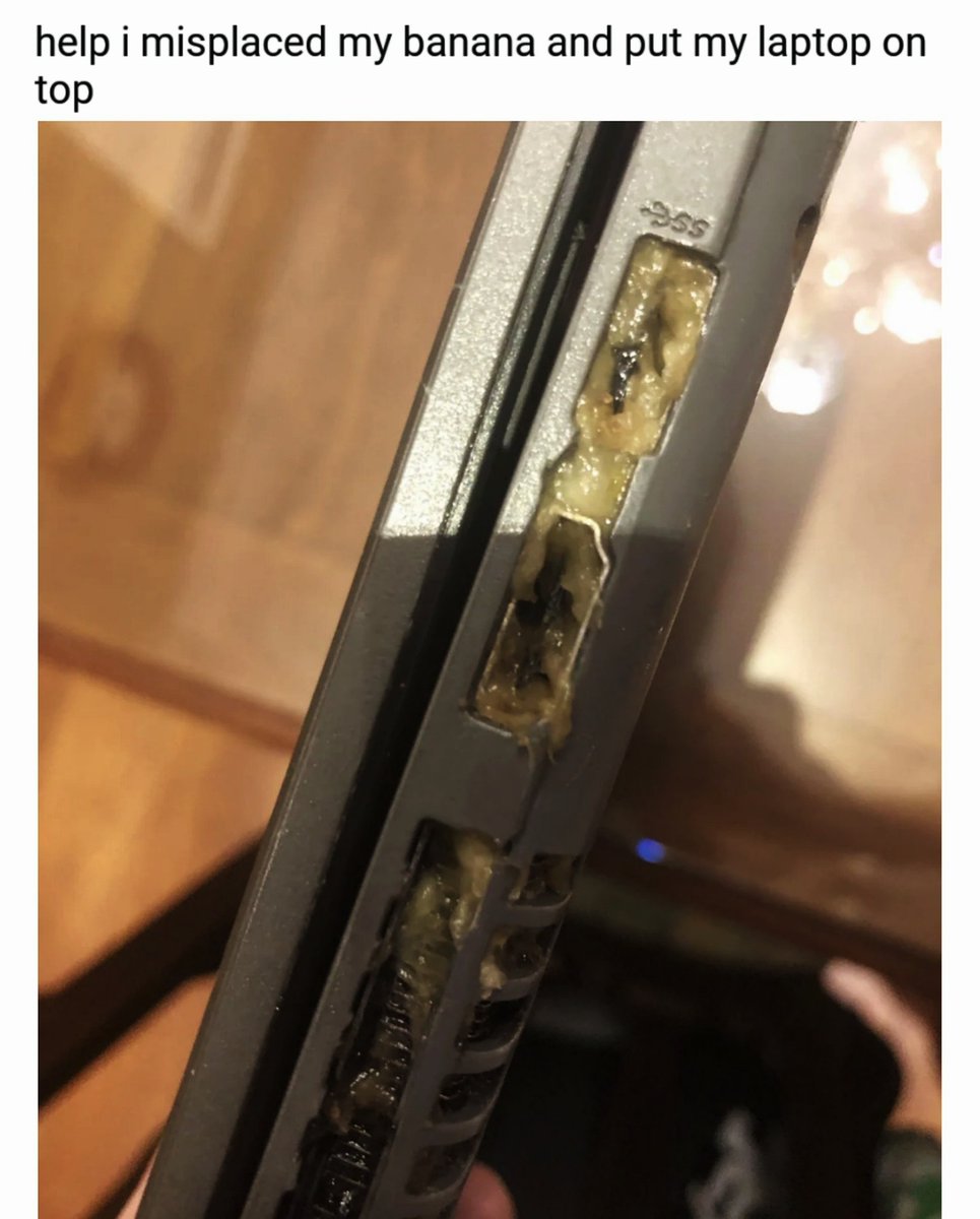 memelplay_lt's tweet photo. Eina sau 😄 Na, laukia smagus valymo procesas 😄

#Lietuva #Gaming #memes #laptop #banana #pcservice https://t.co/QSJR15Yzow