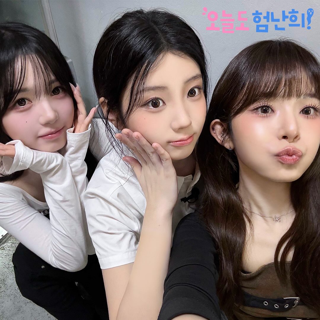 🩵EP.02 스틸 공개🩵

🏠희.채.네 밥집에 어서오세요🏠
 
두 번째 험난한 길 메이트는
tripleS 코토네 &amp; 채원❣

얼렁뚱땅 천방지축 돌아가는 원희의 하루👧🏻
험난한 일에 슈퍼 이끌림?!
Say “Yeah“💕

❗[오늘도 험난희] EP.02 공개까지 D-1❗
🐣10월 24일 (금) 18시 30분 공개🐣

#트리플에스 #코토네