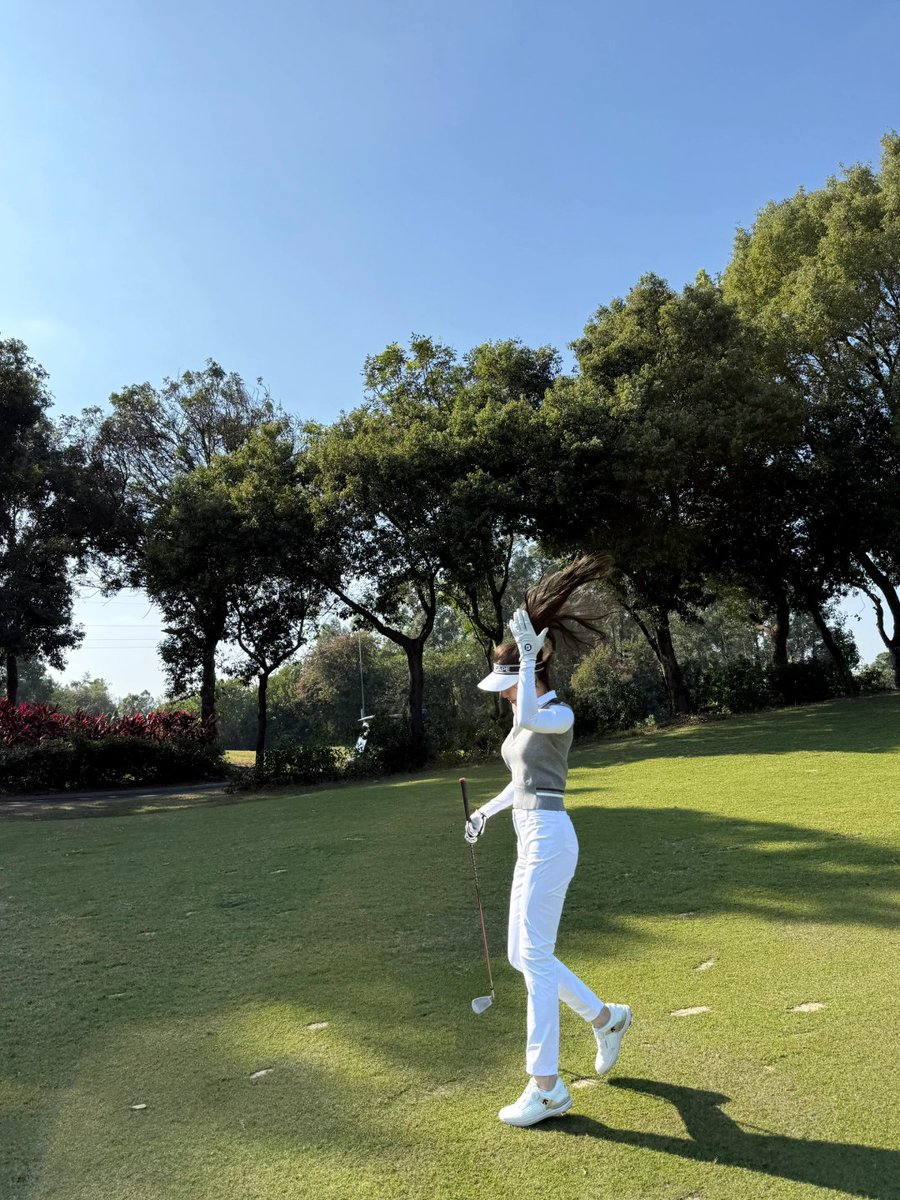 SantacSnosw's tweet image. お天気が良くて、思いっきりゴルフができた日が懐かしいな〜⛳️☀️