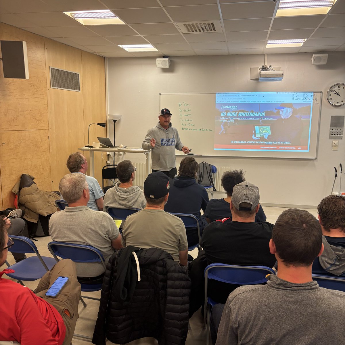 Our MSHSBCA president, Troy Urdahl, just wrapped up an incredible experience presenting in Gävle, Sweden 🇸🇪 w/ the Swedish Baseball Federation &amp; our friends at @ISGBaseball.
Proud to represent <a href="/MSHSBCA/">MN Baseball Coaches</a> as we build partnerships that connect and grow the game—locally and globally.