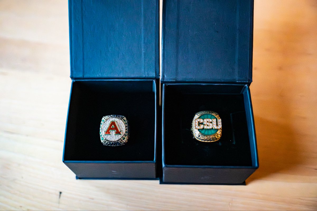 CSUTrackFieldXC's tweet image. Got some 𝘽𝙇𝙄𝙉𝙂 💍

The 2025 Men’s Indoor &amp;amp; Outdoor team received their championship rings last night!

#Relentless x #CSURams