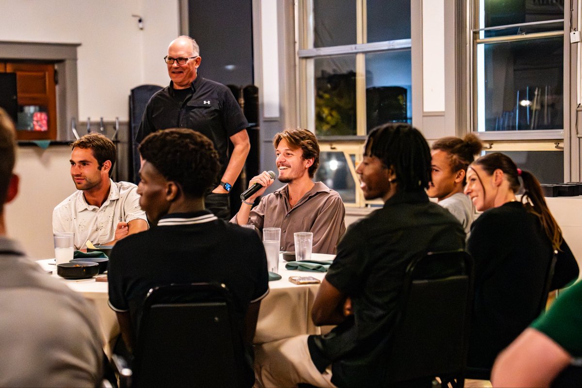 CSUTrackFieldXC's tweet image. Got some 𝘽𝙇𝙄𝙉𝙂 💍

The 2025 Men’s Indoor &amp;amp; Outdoor team received their championship rings last night!

#Relentless x #CSURams