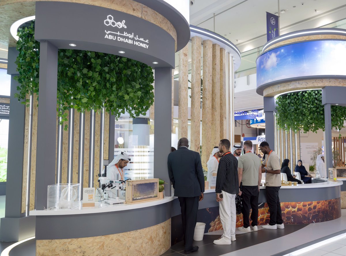Le projet de miel d’Abou Dhabi présente la qualité du miel émirien et ses innovations durables lors de la Semaine mondiale de l’alimentation.