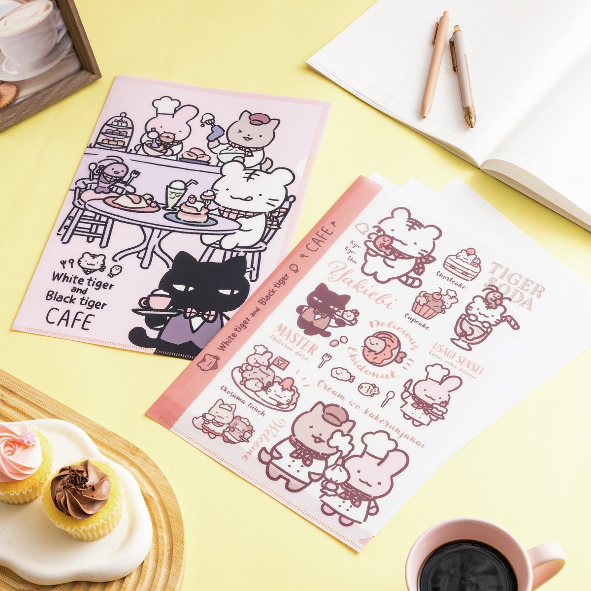 🍽️ White tiger and Black tiger CAFE 🍽️

11/7(金)よりスタート☕

描き下ろしアートのグッズが
#とらえびストア でも
同日販売開始します🍰

🗓️販売開始：11/7(金) 11:00～
wbtiger-toraebistore.jp

#ホワイトタイガーとブラックタイガー
#ホワイトタイガーとブラックタイガーカフェ
