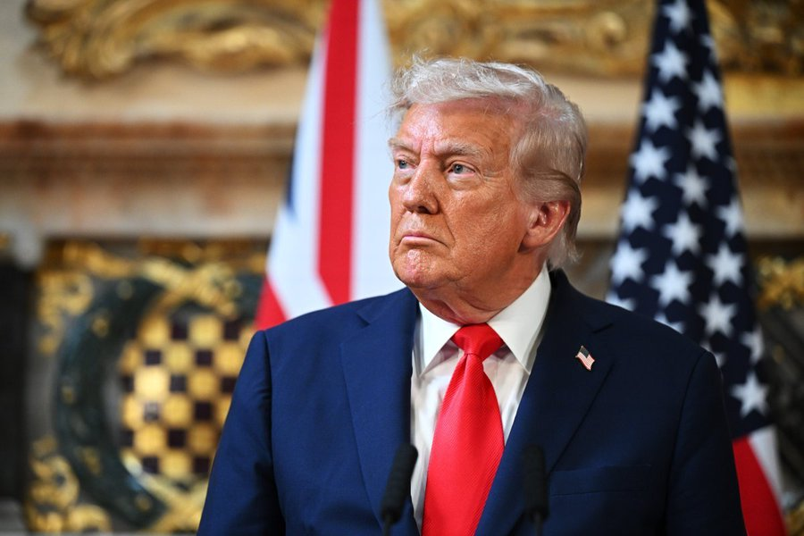 selinatasnim1's tweet image. President Trump just held the GENIUS Act ceremony at the White House.
Together with Sacks, he rolled out a series of big announcements and hints about what’s ahead—speaking straight to the American people.
Here’s a breakdown of the key takeaways (the behind-the-scenes insights…