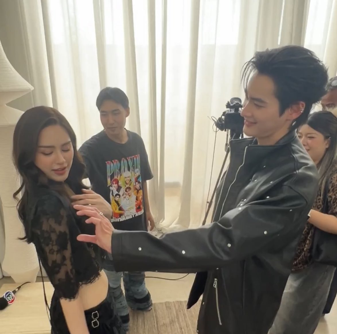 StJibbie's tweet image. 🫶🏻 คนที่มีความสุขที่สุดที่ได้แกล้งน้อง
เอ็นดูเค้าขนาดนั้นนนน เบื้องหลังก็หวานไม่แพ้โฟโต้บุ๊คนะคะ 555 🤭🤏🏻
#เก้าพีพี #KAOPP