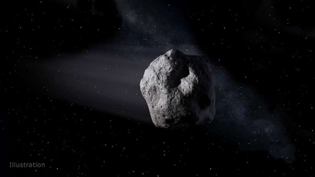 concienciaradio's tweet photo. Desde hoy, la Tierra tendrá dos lunas... o casi
Por Mónica Gahbler 

No todos los días ocurre algo así: la NASA acaba de confirmar que nuestro planeta contará con una “segunda luna” temporal, un acompañante celeste que girará cerca de la Tierra hasta el año 2083. 

Cuando leí la noticia, tuve que detenerme un momento: ¿de verdad la Tierra tiene ahora dos lunas? La respuesta es sí… pero no como imaginamos.

En realidad, se trata de un pequeño asteroide llamado 2025 PN7, descubierto por el observatorio Pan-STARRS en Hawái. No es una luna en el sentido estricto, sino una cuasiluna, un término que la astronomía usa para describir cuerpos que comparten la órbita de la Tierra alrededor del Sol. A simple vista, parece seguirnos, pero no está atrapado por nuestra gravedad como la Luna verdadera.

Imaginemos un baile cósmico: la Tierra avanza por su ruta alrededor del Sol, y justo a su lado, en una trayectoria muy parecida, se mueve este pequeño asteroide. A veces se adelanta, otras se queda atrás, pero siempre dentro de una distancia razonablemente cercana. Esa danza gravitacional puede durar décadas, hasta que alguna perturbación, quizás la influencia del propio Sol o de otro planeta, lo desvíe de su camino y lo obligue a continuar su viaje solitario.

Según los cálculos de la NASA y del Centro de Estudios de Objetos Cercanos a la Tierra (NEO Center), 2025 PN7 mide entre 18 y 40 metros de diámetro, algo así como un edificio de unos 10 pisos. No representa peligro alguno: su órbita está controlada, y no hay escenarios de impacto posibles. Lo que sí representa es una oportunidad única para la ciencia.

Las cuasilunas como esta son fascinantes porque ayudan a entender cómo interactúan las fuerzas gravitacionales entre la Tierra, la Luna y el Sol. Estudiarlas también permite refinar las trayectorias de los asteroides cercanos y planear misiones espaciales futuras que podrían aprovechar su cercanía para exploración o incluso para minería espacial. Además, su comportamiento revela pistas sobre cómo se formaron los planetas y cómo se mantienen en equilibrio en el espacio.

No es la primera vez que tenemos un visitante así: antes, el asteroide 2016 HO3 acompañó a la Tierra por un periodo similar. Sin embargo, cada cuasiluna tiene su propio ritmo, tamaño y estabilidad orbital. En este caso, 2025 PN7 permanecerá en nuestro vecindario cósmico hasta aproximadamente 2083, antes de alejarse lentamente.

Y aunque la idea de tener “dos lunas” pueda sonar casi poética, la verdad es más científica: lo que vemos es una sinfonía de fuerzas naturales que mantienen al cosmos en un equilibrio.

Al final, este fenómeno nos recuerda algo esencial: el universo no ha terminado de revelarnos sus secretos. Cada nuevo hallazgo, por pequeño que parezca, demuestra que el cosmos sigue siendo tan misterioso, dinámico y complejo como el primer día que lo miramos desde la Tierra.